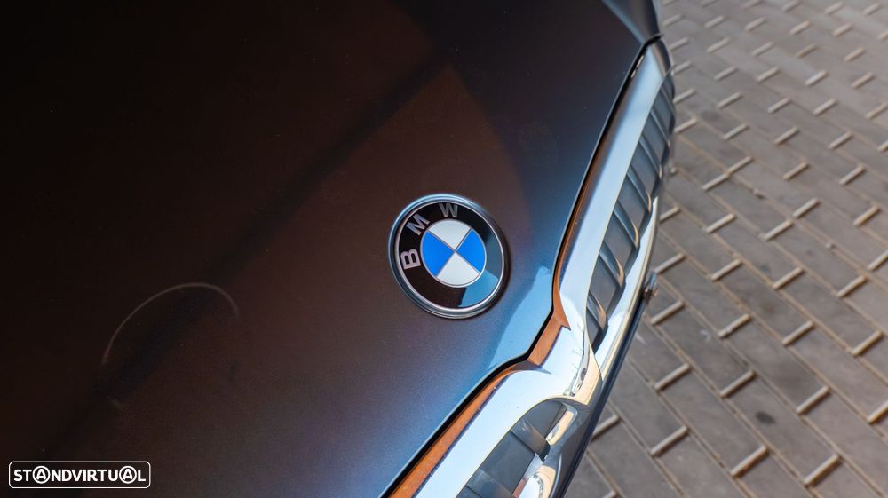 BMW 330 e Touring Corporate Edition Auto - 29