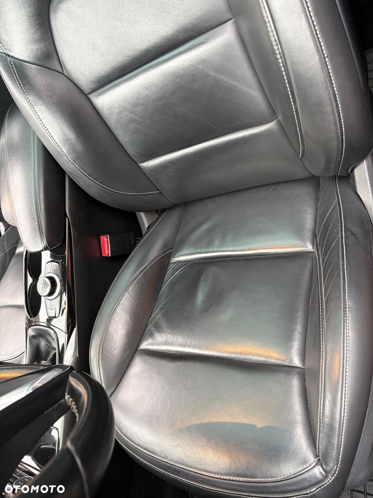 Infiniti Q30 1.5d Premium City Black - 28
