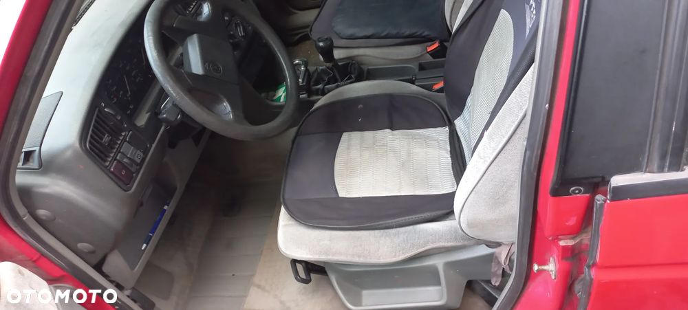 Volkswagen Passat 1.9 TD CL - 17