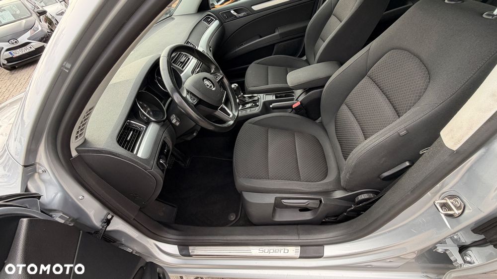 Skoda Superb 2.0 TDI DSG Ambition - 21