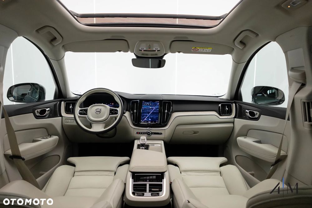 Volvo XC 60 B4 D AWD Plus Bright - 17