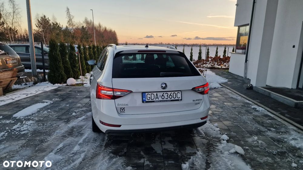 Skoda Superb 2.0 TDI Ambition DSG - 21