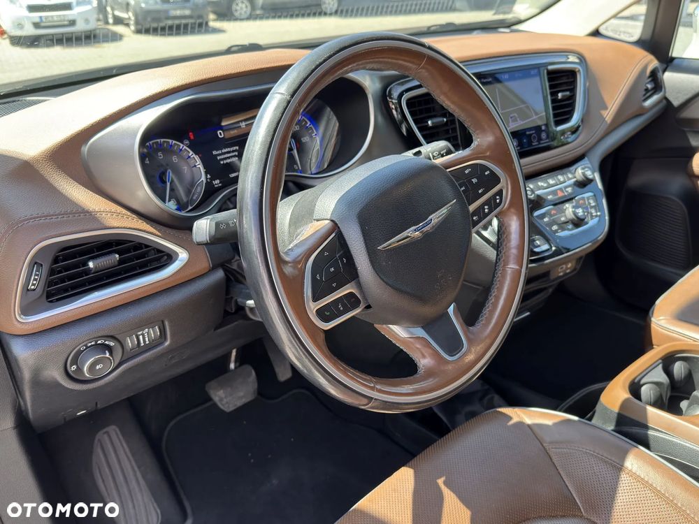 Chrysler Pacifica - 23