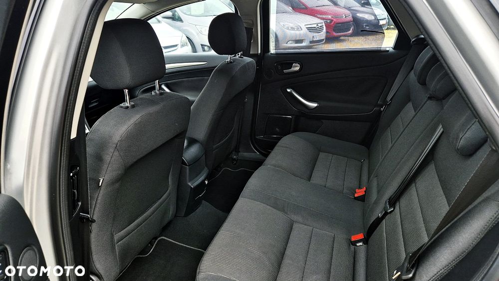Ford Mondeo 2.0 Platinium X - 34