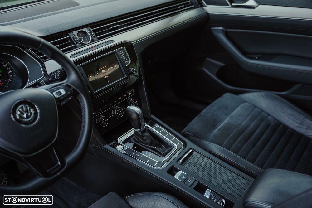 VW Passat Variant 2.0 TDi Highline DSG - 27