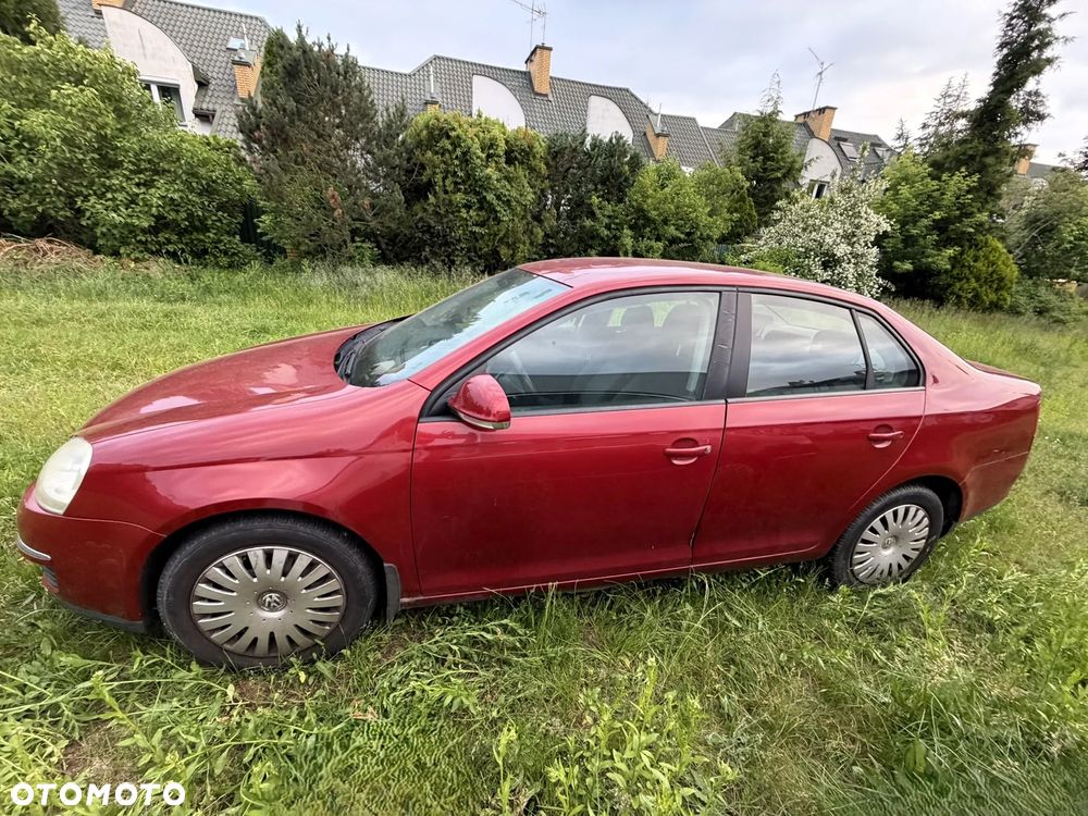 Volkswagen Jetta 1.6 Comfortline - 9