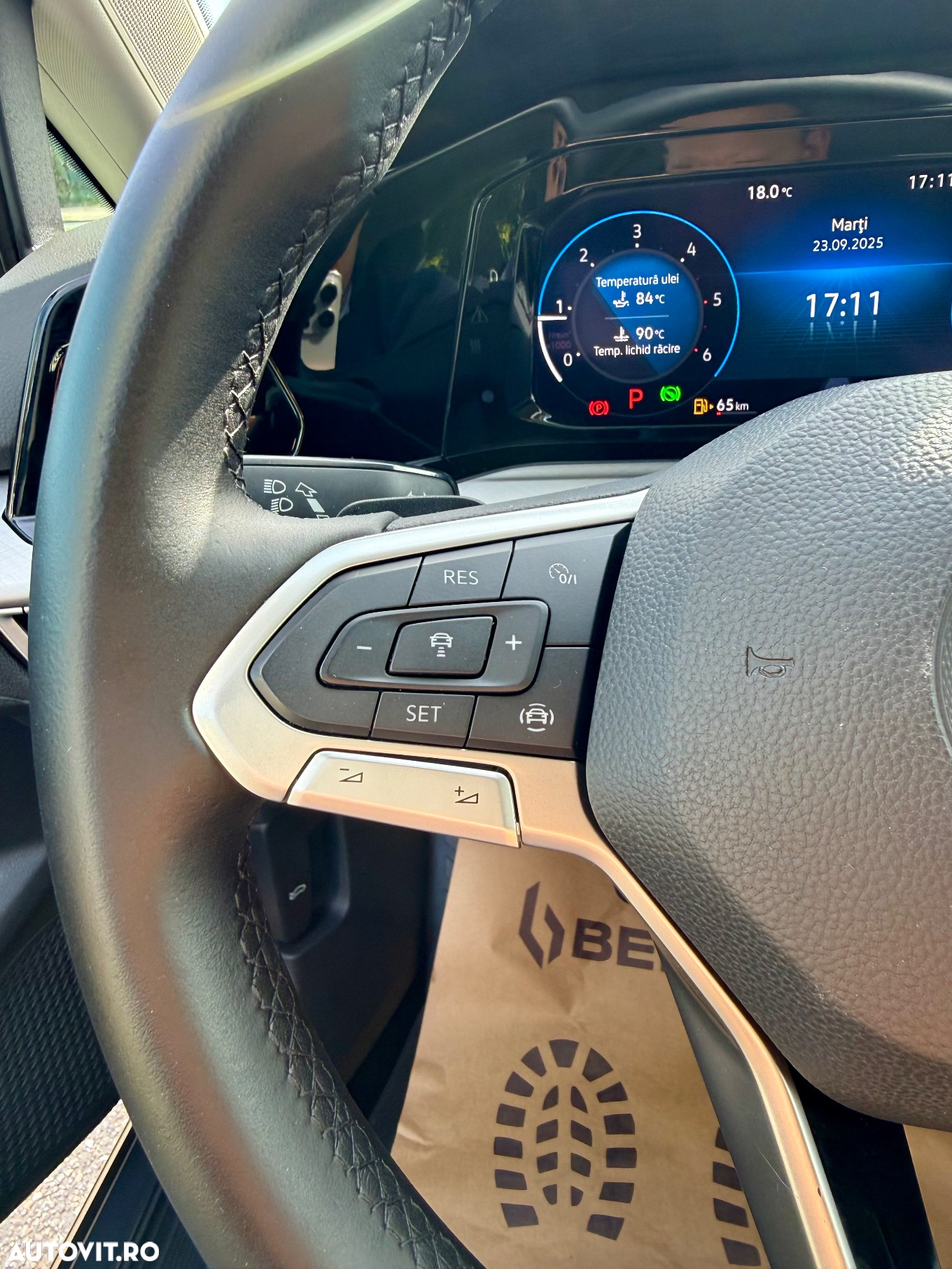 Volkswagen Golf 2.0 TDI DSG Life - 17
