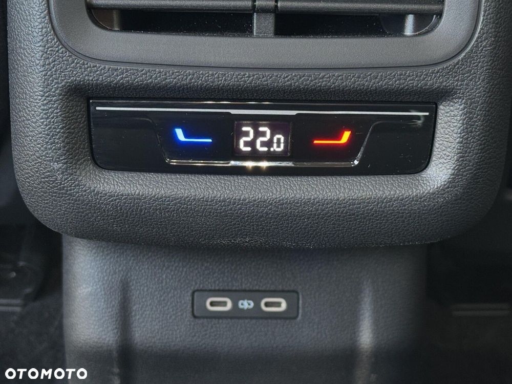 Volkswagen T-Roc 1.5 eTSI Life DSG - 22