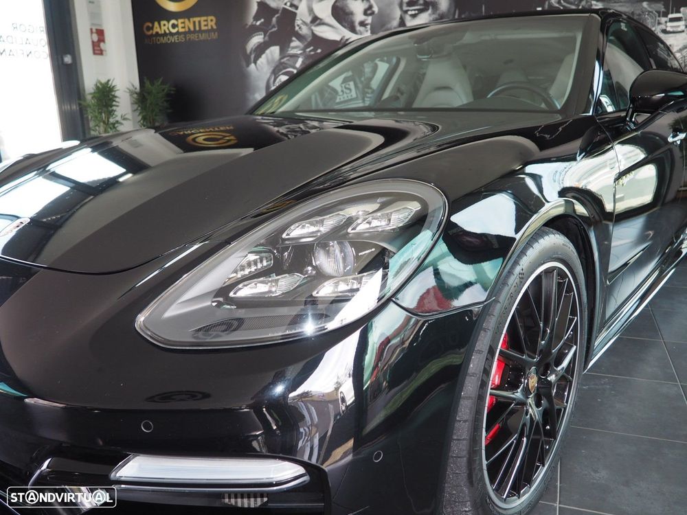 Porsche Panamera Sport Turismo - 3