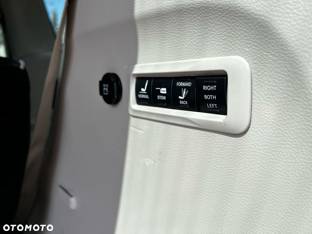 Chrysler Pacifica - 18