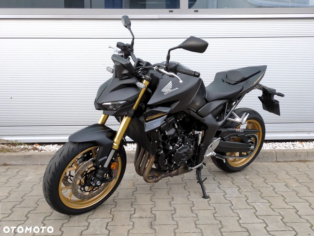 Honda CB - 1