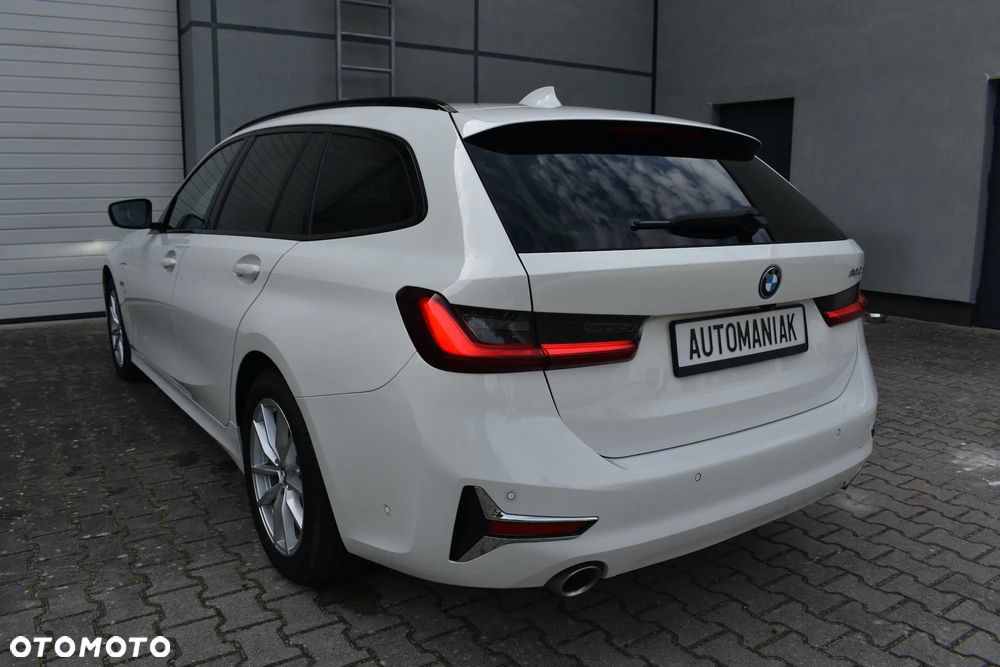 BMW Seria 3 320e Luxury Line - 9