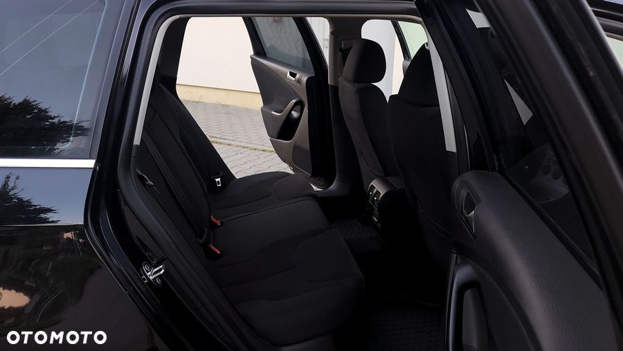 Volkswagen Passat 2.0 TDI Comfortline - 14