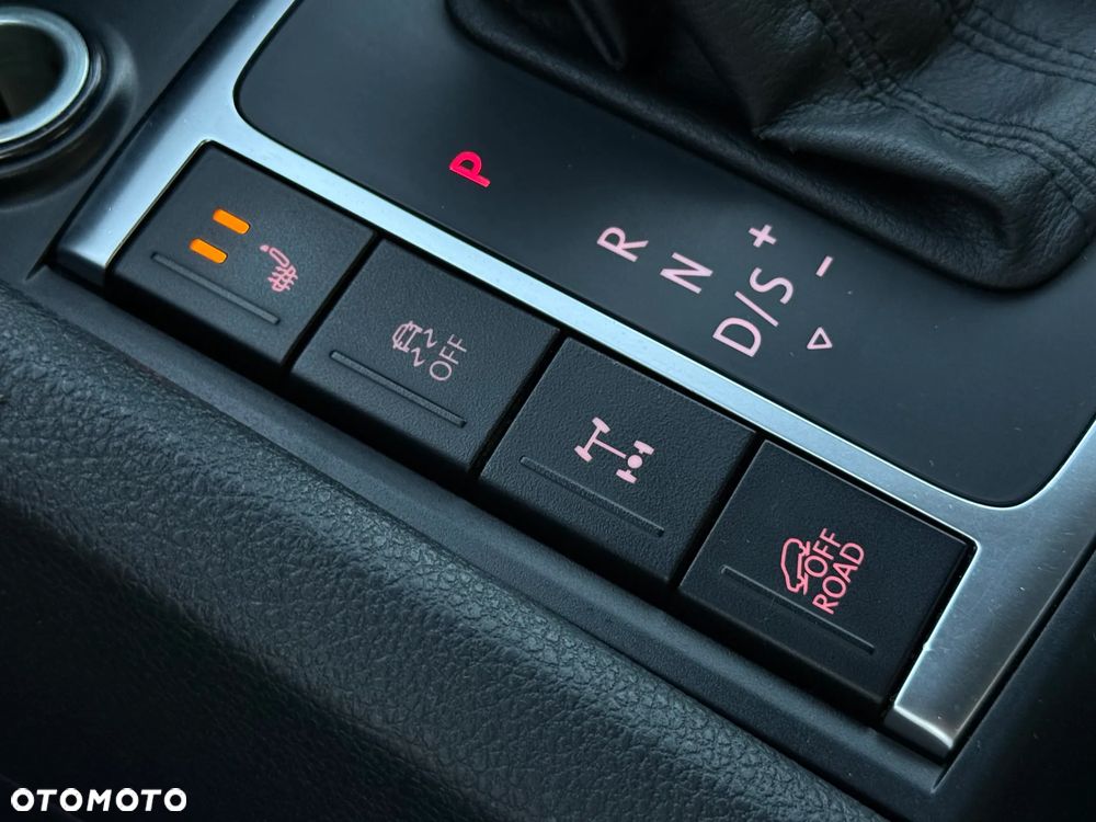 Volkswagen Amarok - 25