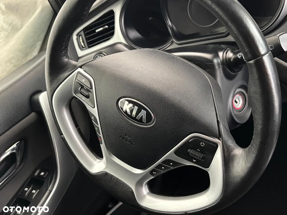 Kia Ceed 1.6 GDI Fifa World Cup Edition - 23