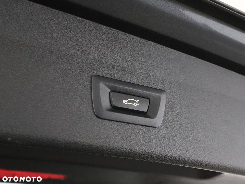 BMW X1 sDrive20d xLine - 40