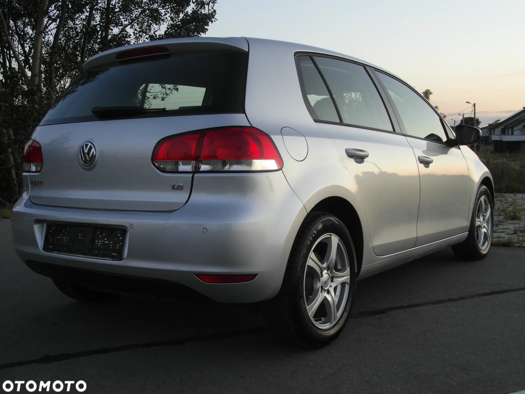 Volkswagen Golf VI 1.6 Comfortline - 10