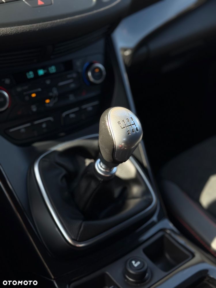 Ford Kuga 2.0 TDCi 4x2 ST-Line - 19