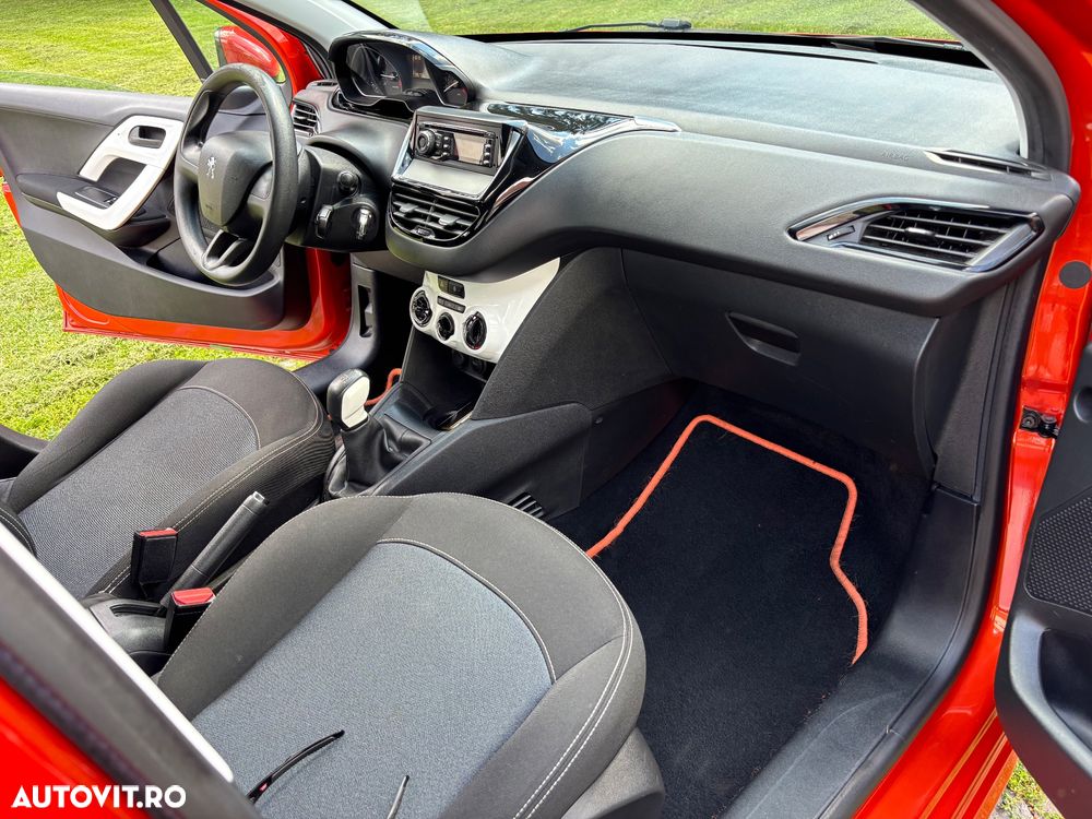 Peugeot 208 - 4