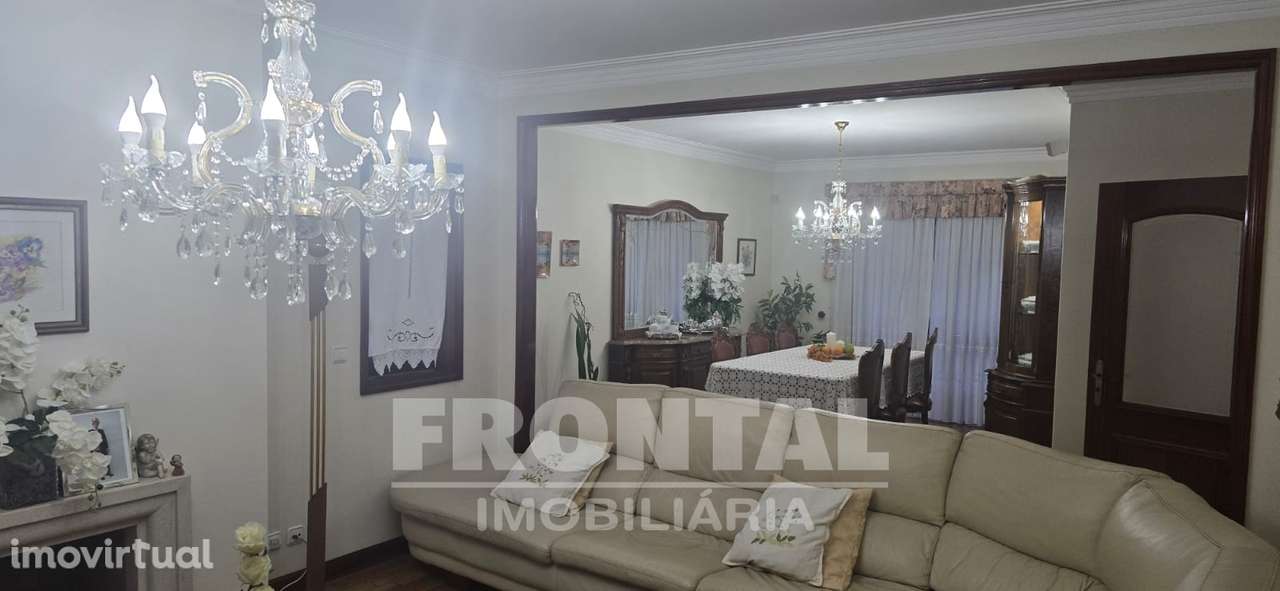 Moradia T4 de luxo com piscina e jardim privativo - Grande imagem: 3/35