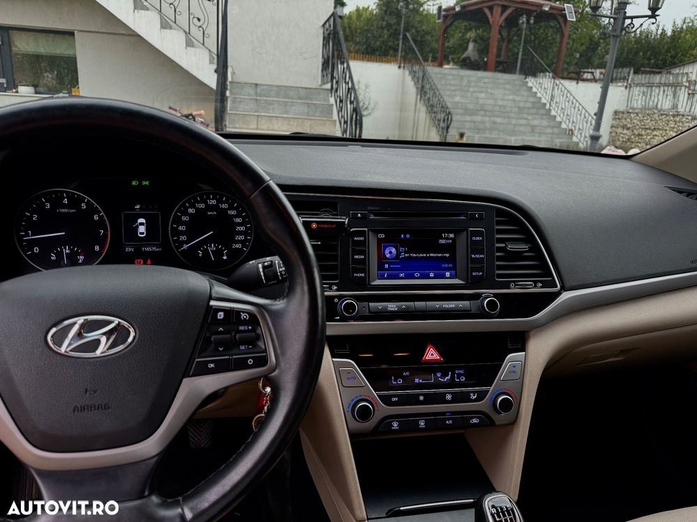 Hyundai Elantra 1.6 MPi Highway - 13