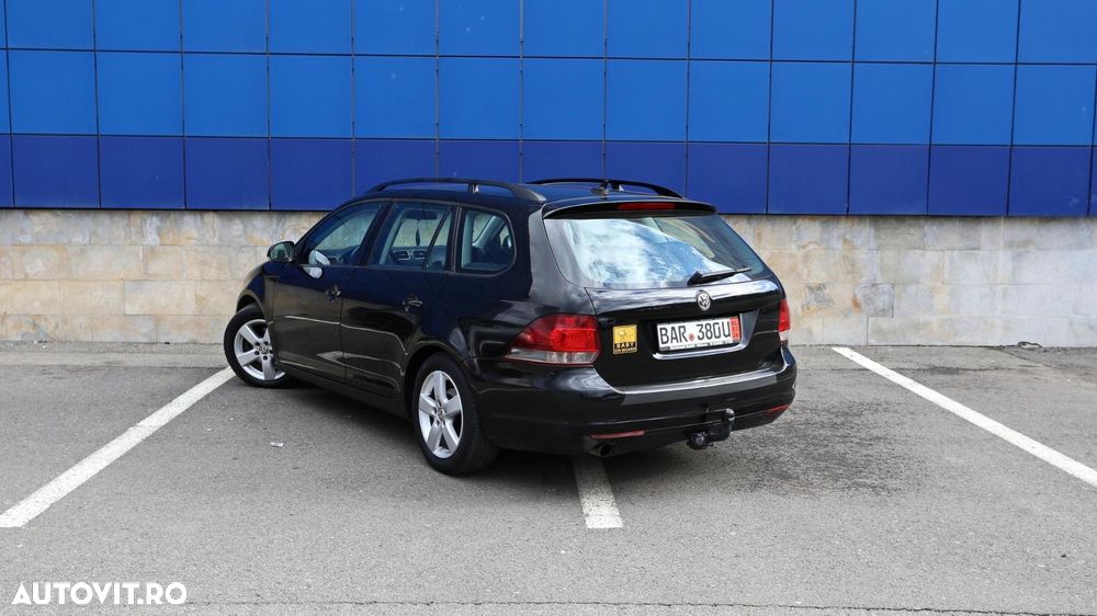 Volkswagen Golf 1.6 TDI DPF Highline - 11
