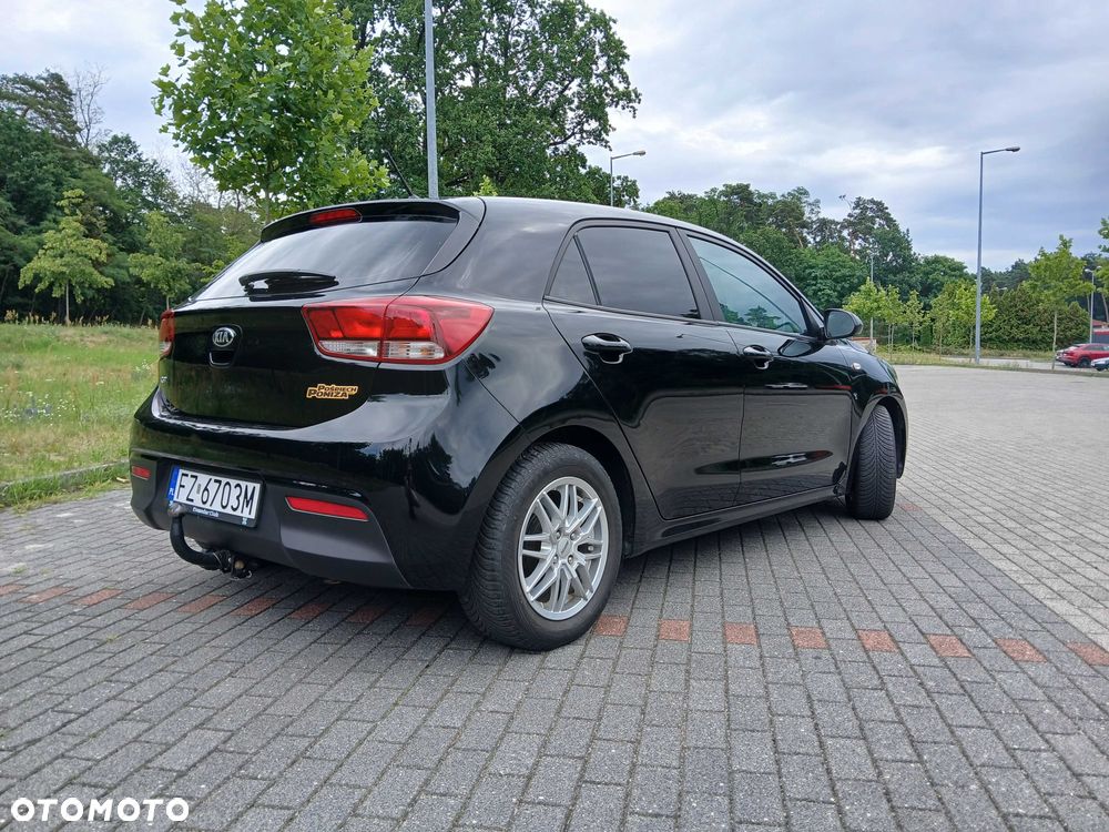 Kia Rio - 4