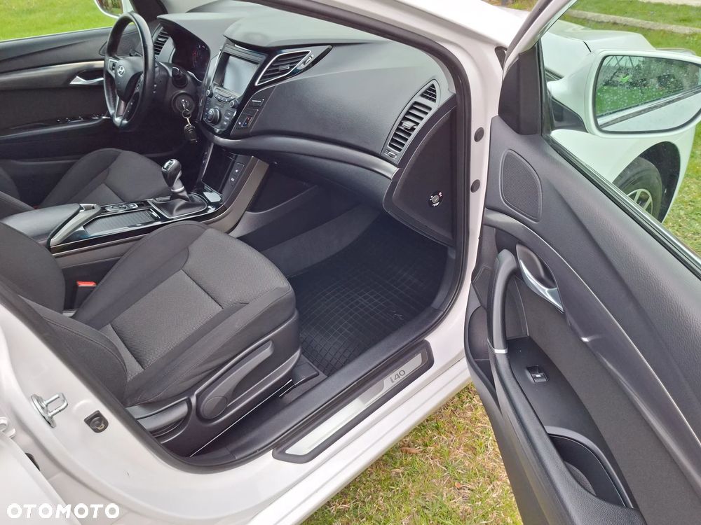 Hyundai i40 Kombi 1.7 CRDi Premium - 35