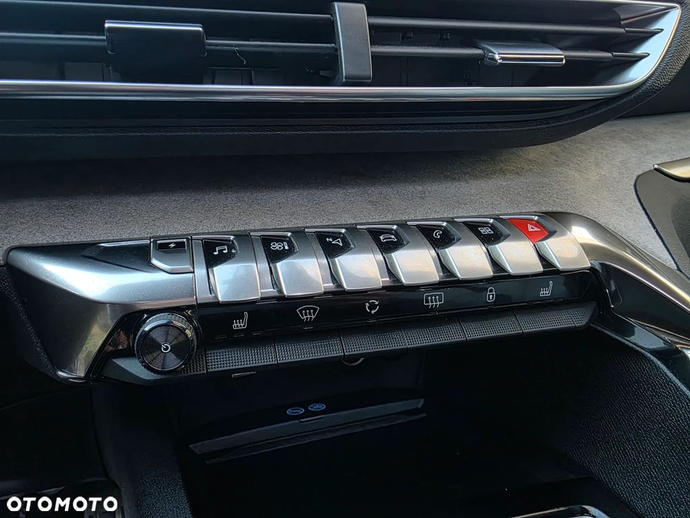 Peugeot 3008 1.6 PureTech Hybrid4 PHEV GT S&S EAT8 - 36