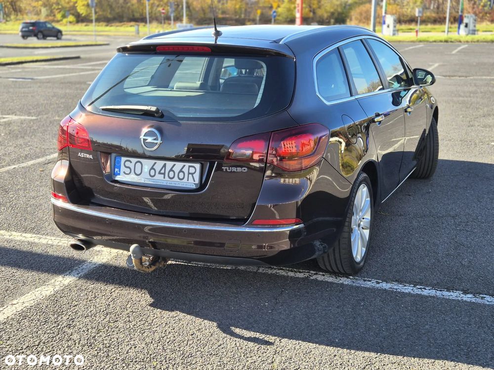 Opel Astra 1.6 T Cosmo - 6