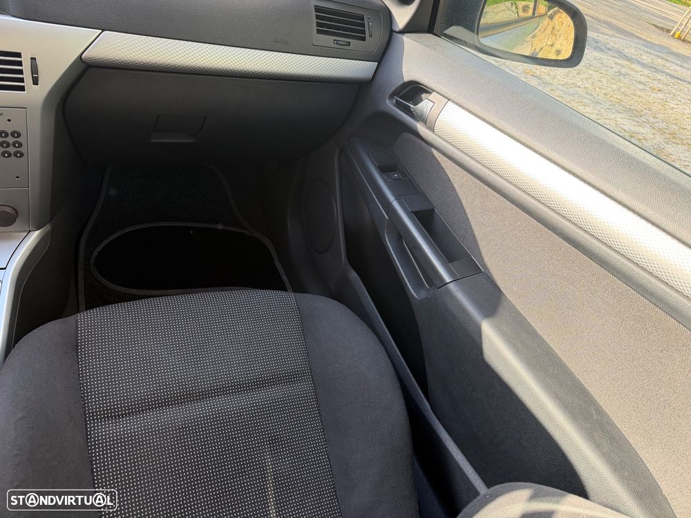 Opel Astra GTC 1.3 CDTI - 16