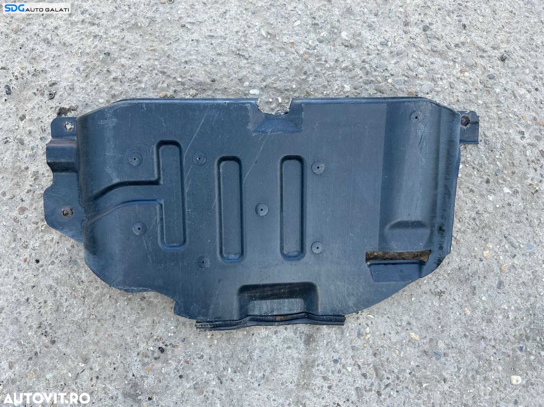 Scut Protectie Plastic Motor SsangYong Rodius 2.7 2004 - 2012 Cod 24920-21000 [X3332] - 1