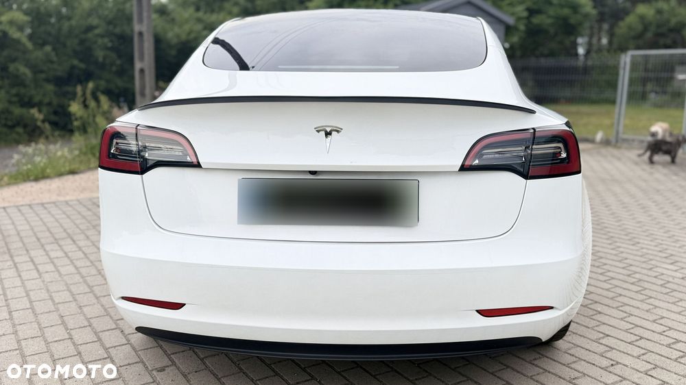 Tesla Model 3 - 8