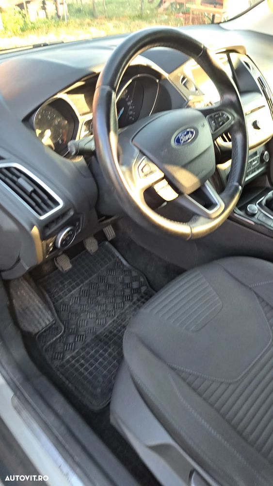 Ford Focus 1.0 EcoBoost Titanium - 10