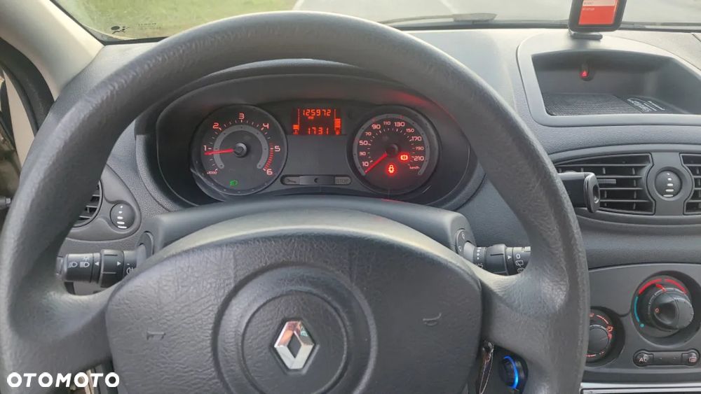 Renault Clio - 12