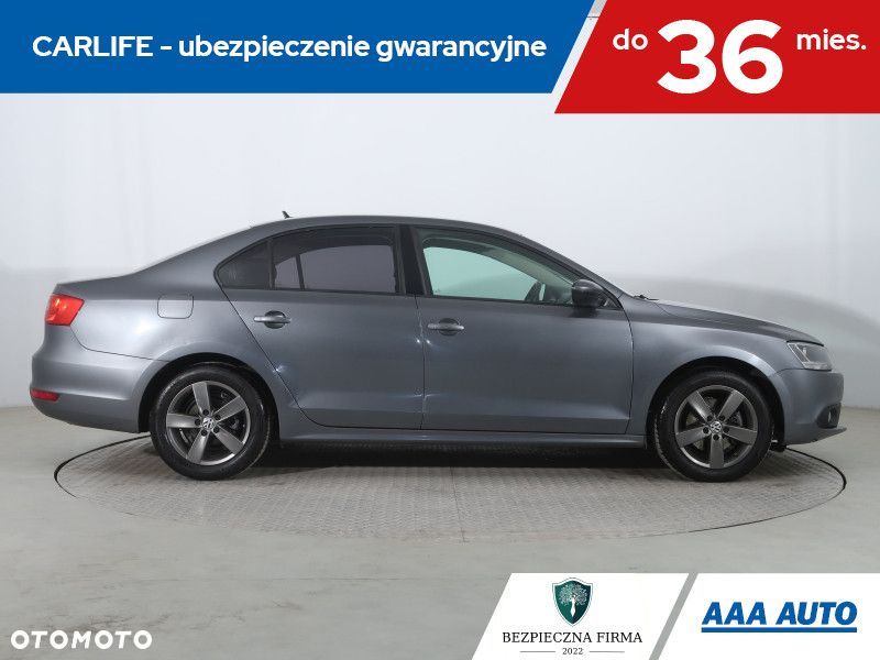 Volkswagen Jetta - 7