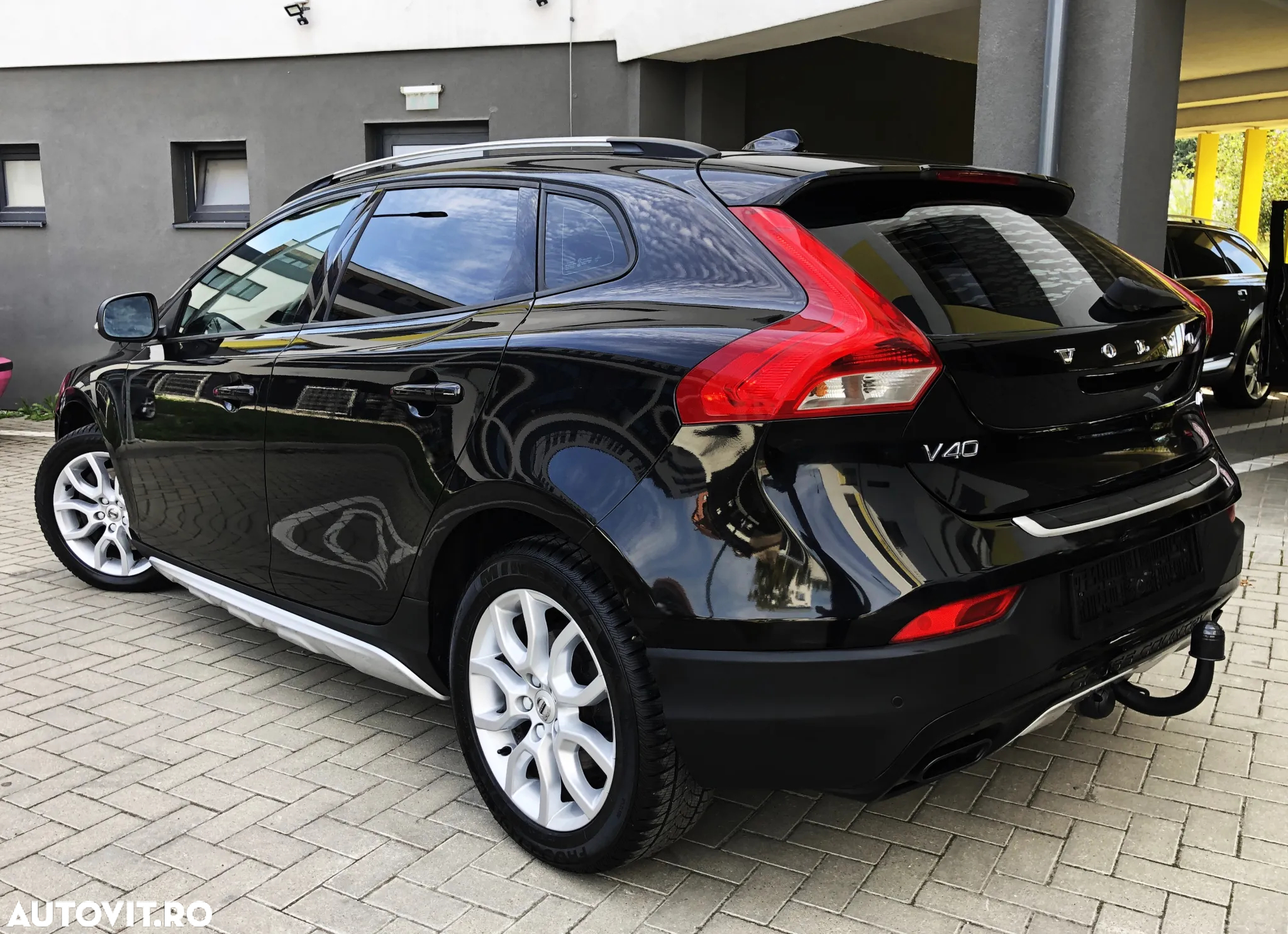 Volvo V40 Cross Country D2 Geartronic Summum - 4