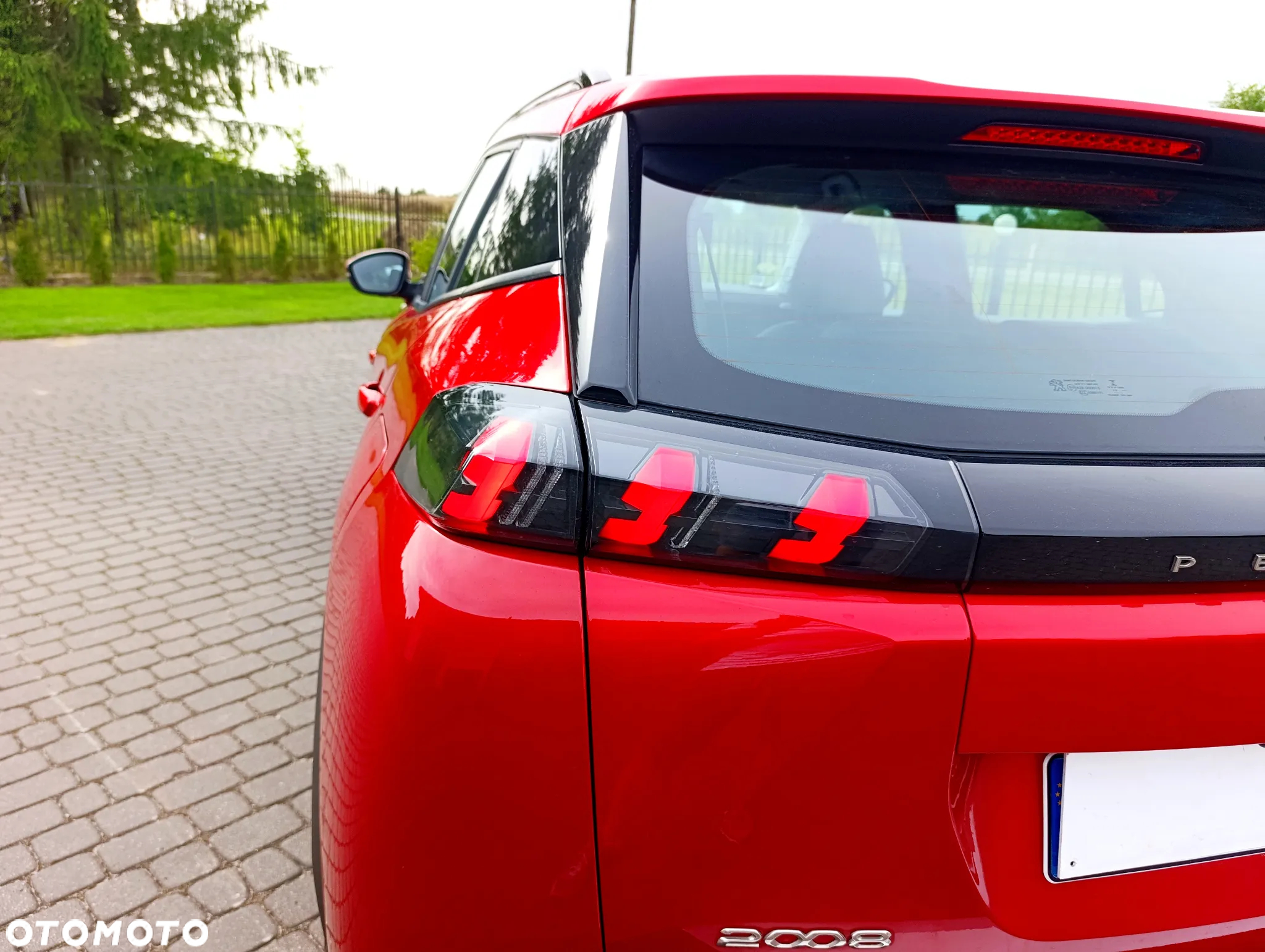 Peugeot 2008 BlueHDi 130 Allure S&S EAT8 - 12