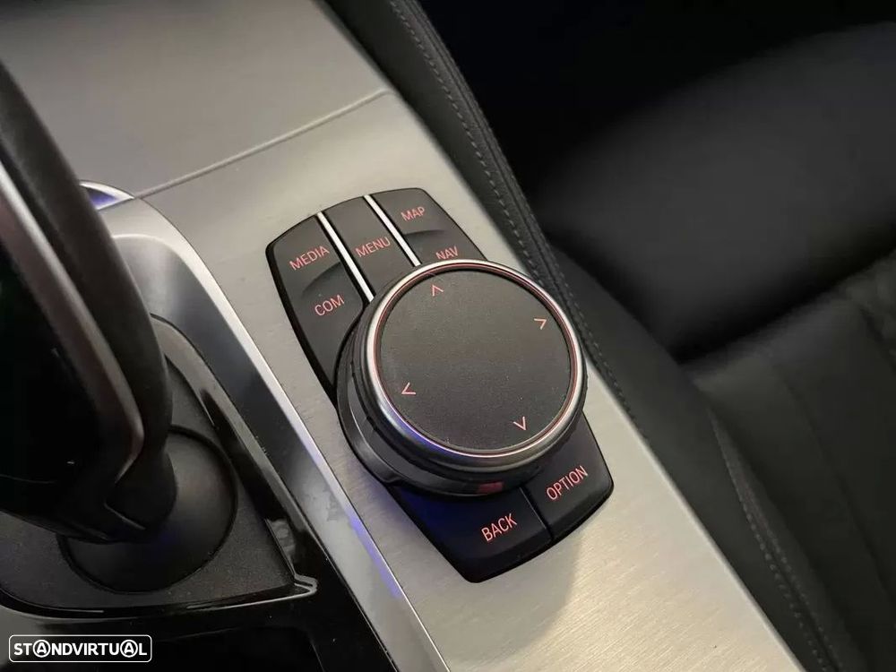 BMW 520 d Pack Desportivo M Auto - 41