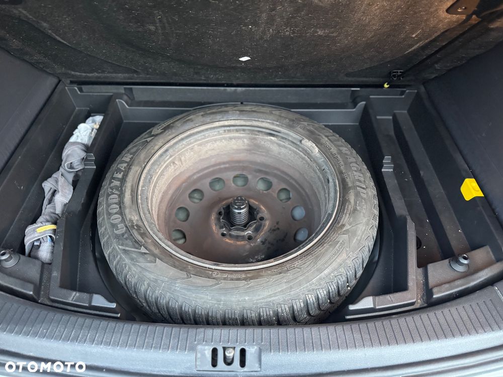 Volkswagen Touran 2.0 TDI DPF Freestyle - 22