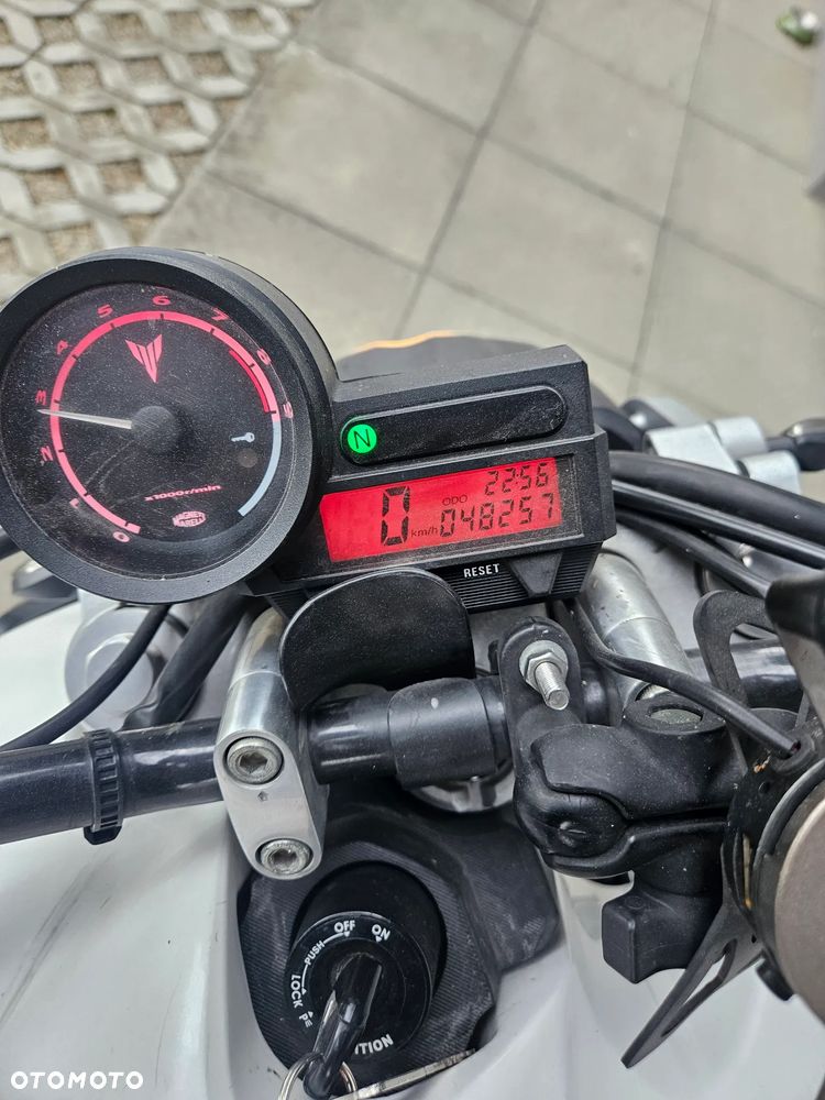 Yamaha MT - 7