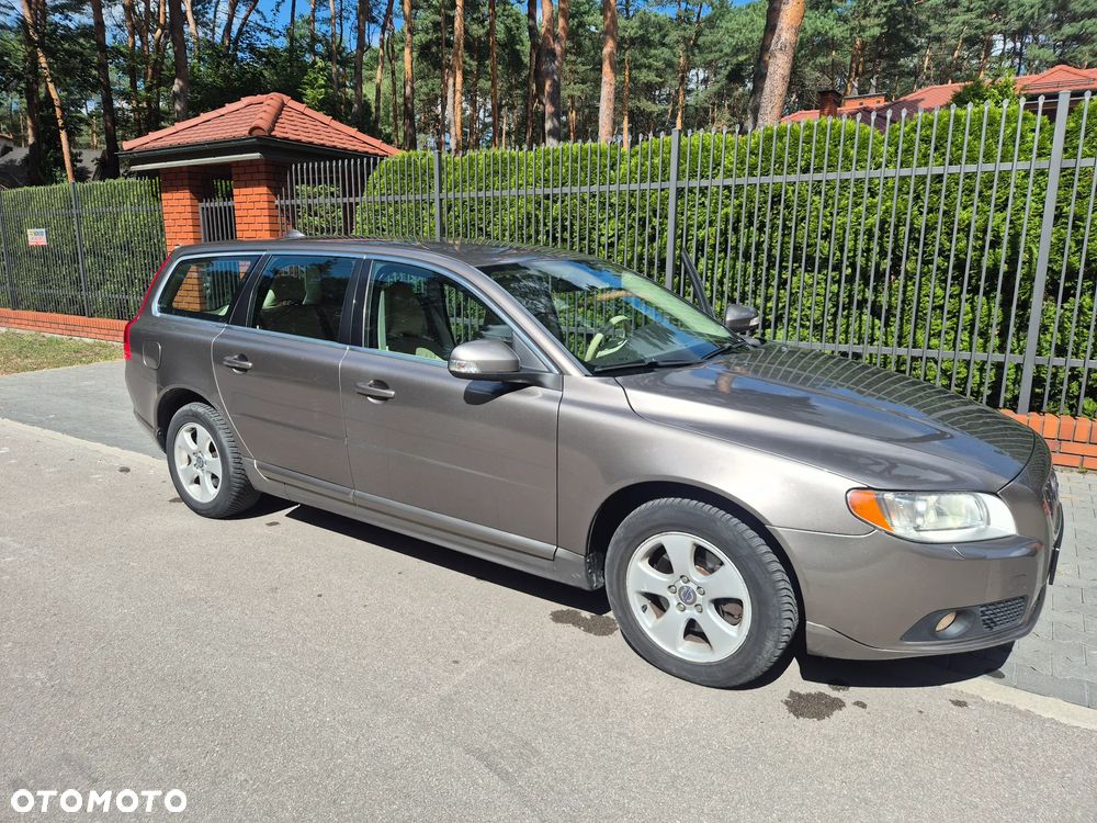 Volvo V70 2.0D Momentum - 1