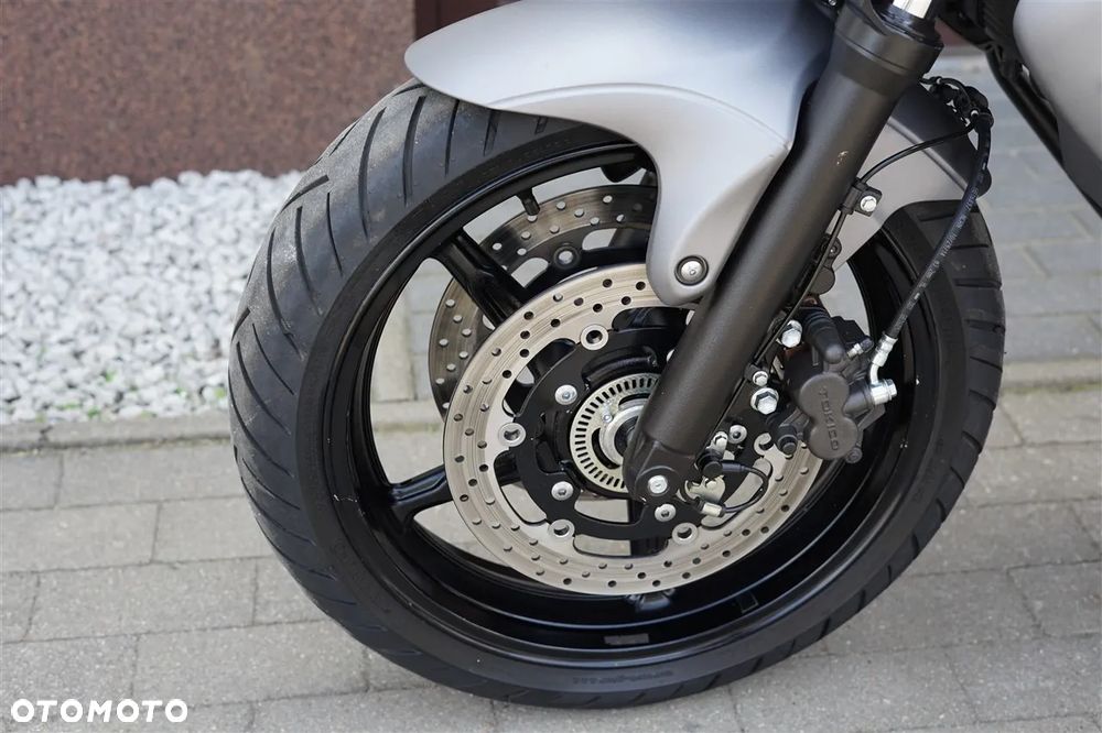 Suzuki Gladius - 31