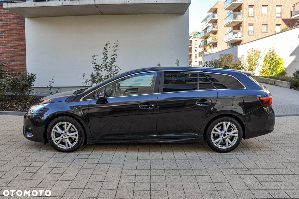 Toyota Avensis 2015 photo 2