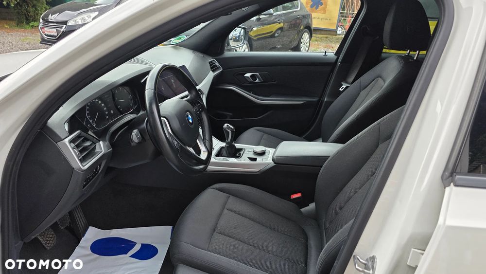 BMW Seria 3 318d - 6
