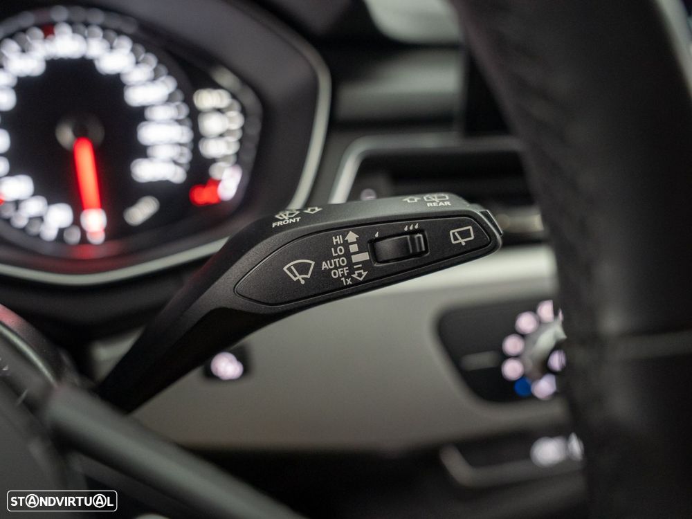 Audi A4 Avant 30 TDI S tronic - 23