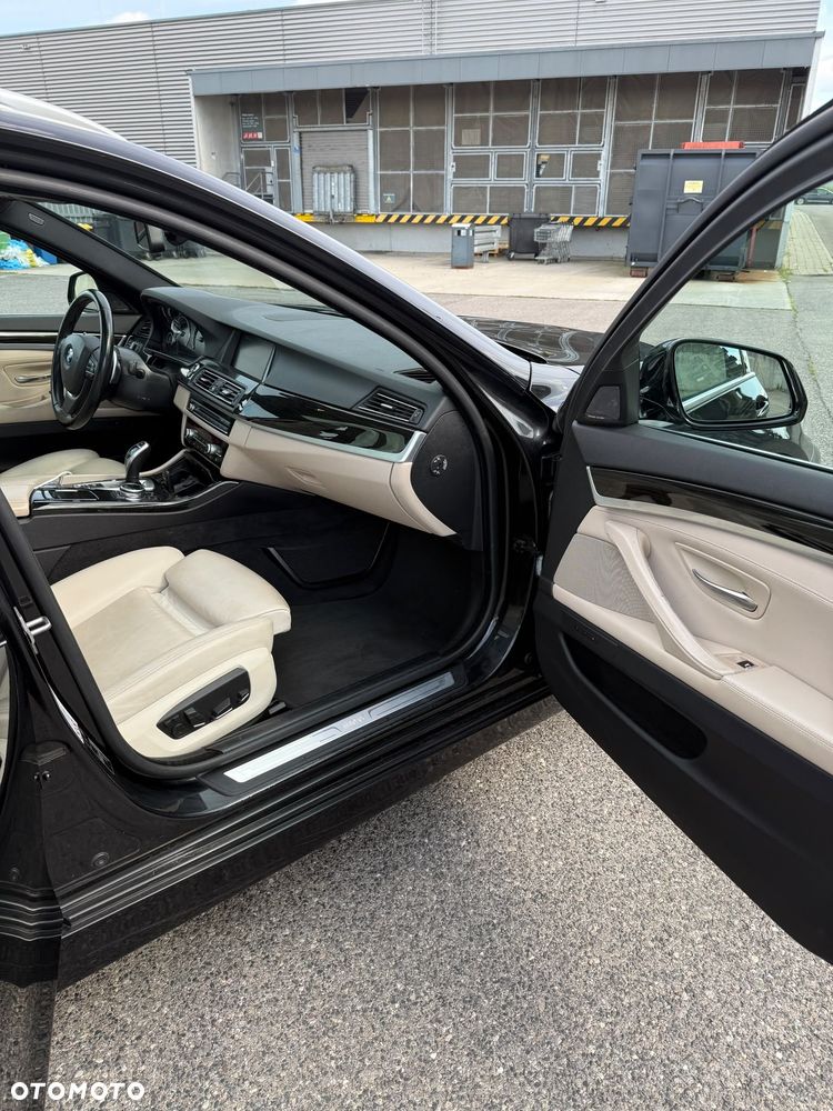 BMW Seria 5 530d xDrive Luxury Line - 14