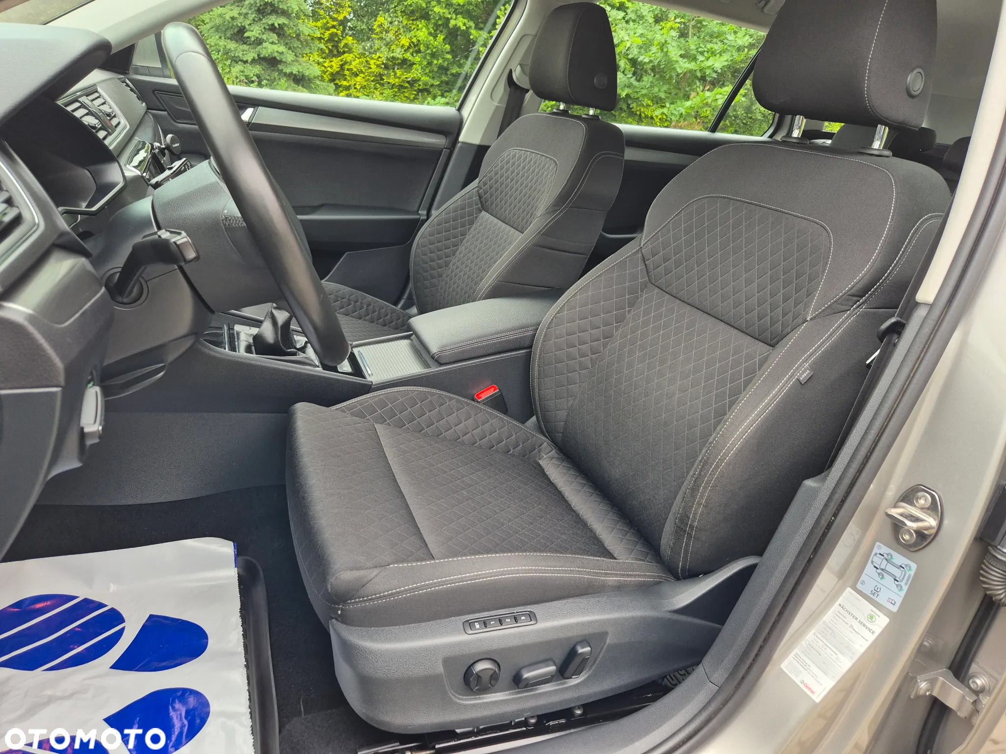 Skoda Superb 2.0 TDI Premium Edition - 22