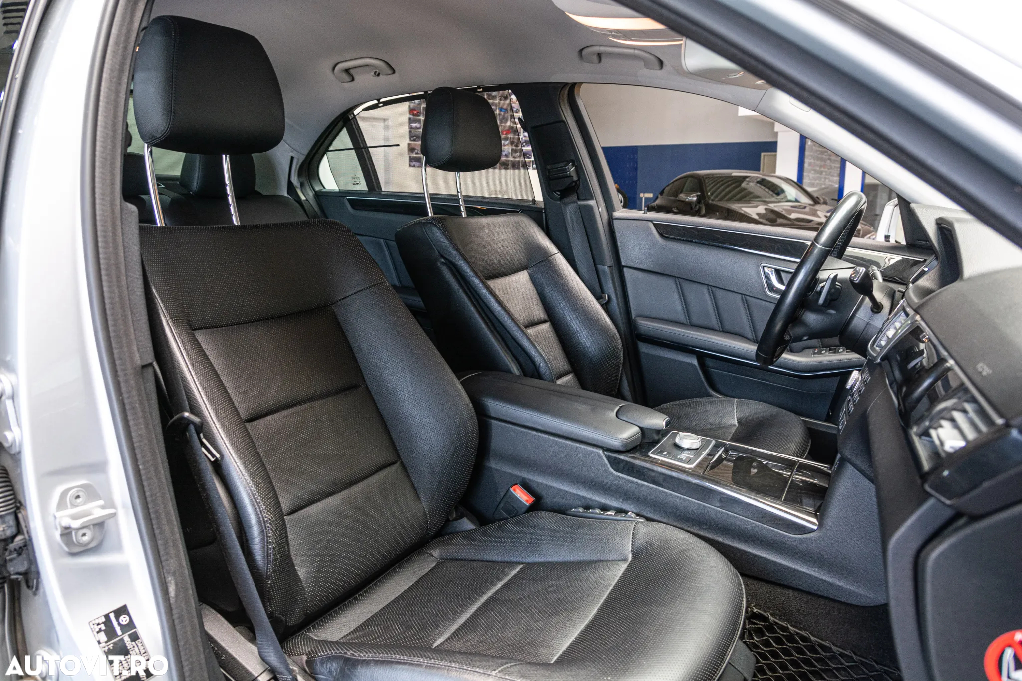 Mercedes-Benz E 300 CDI BlueEfficiency Aut. - 33
