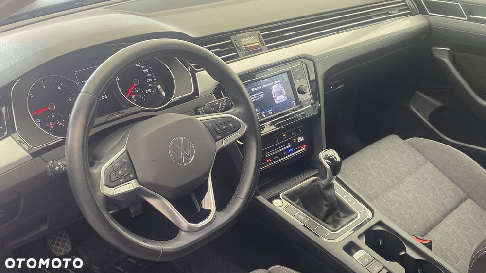 Volkswagen Passat - 15